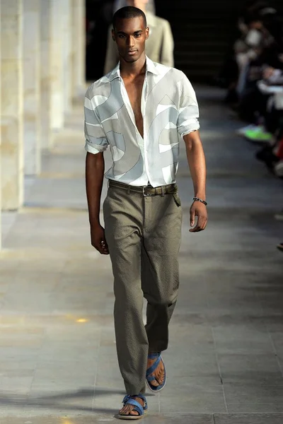 Look 24